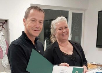 Ole Kjærsgaard og præsident Tanja Nielsen fra Lions i Hirtshals. Foto: Privat.
