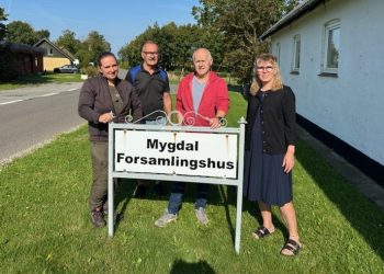 Bestyrelsen i Mygdal Kultur- og Forsamlingshus, er glade for støtten fra fondene. Foto: Privat.