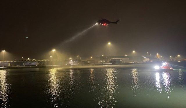 Helikopter og redningsbåd. Foto: Nordsø Dyk.