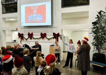 Orlaprisens lokale rangliste blev forleden offentliggjort til morgensang på Bindslev Skole. Foto: Niels Skipper.
