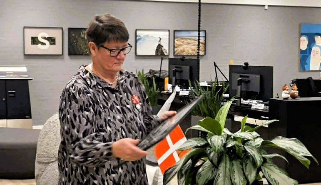 Mette Haugaard Andersen under hyldesten i Spar Nord. Foto: Privat.