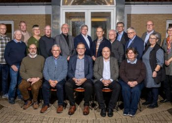 Det nye stiftsråd i Aalborg Stift valgt for perioden 2025-2029. Karsten Konradsen (forrest i midten) er genvalgt som formand.
Foto: Lars Horn/Baghuset.