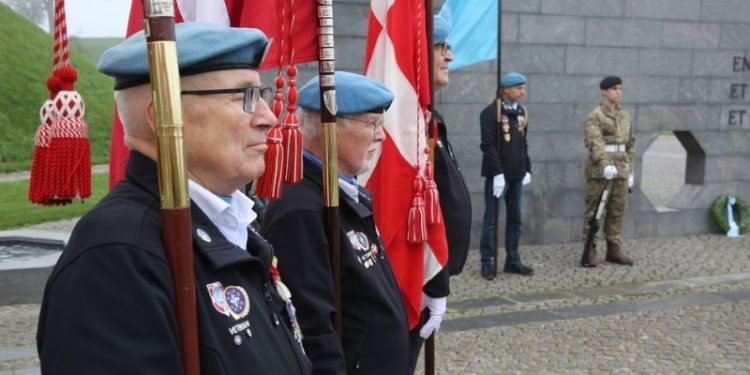 Veteraner samles i stille protest i Kastellet og derfra til den amerikanske ambassade. Foto: Danmarks Veteraner.