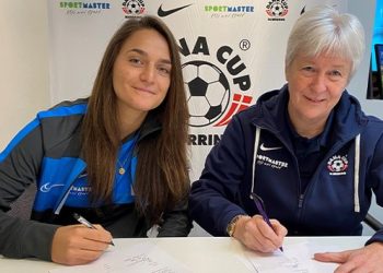 Elena Sadiku i selskab med Jette Andersen. Foto: Fortuna.