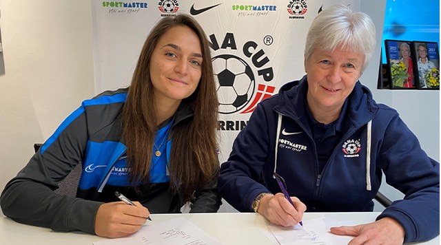 Elena Sadiku i selskab med Jette Andersen. Foto: Fortuna.
