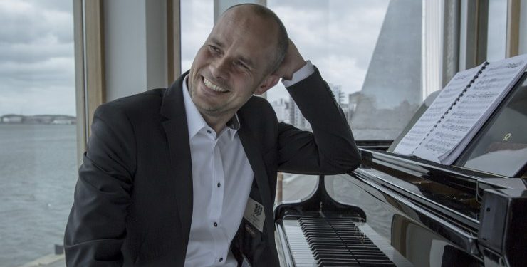 Jan Mygind er uddannet musikhistoriker ved Nordjysk Musikkonservatorium, og han er en meget benyttet og værdsat foredragsholder. Pressefoto