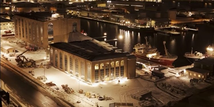 Maskinrummet filmet med drone på havnen i Skagen. Foto: Screendump.