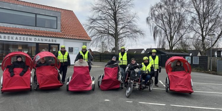 Friske cykelpiloter på tur i Sindal. Foto: Soldalhus.