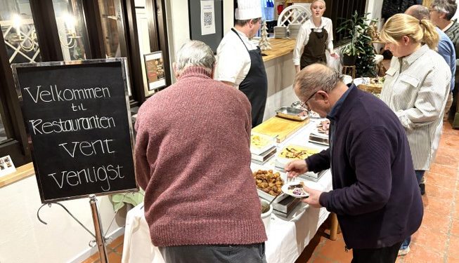 De mange gæster på Restaurant Tannishus nød den dejlige mad, den gode betjeningen og den hyggelige stemning. Foto: Palle W. Nielsen