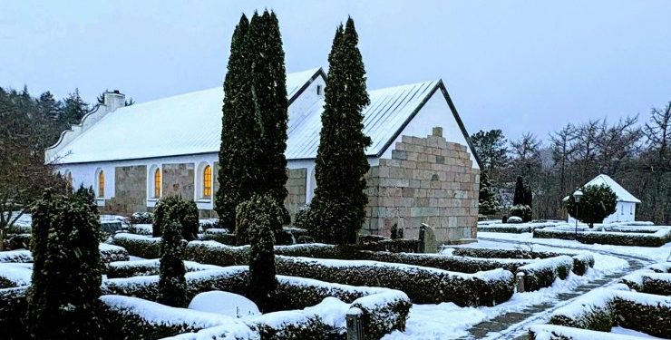 Søndag klokken 9 danner Tversted Kirke atter ramme om et spændende arrangement, hvor alle er meget velkomne. Foto: Palle W. Nielsen