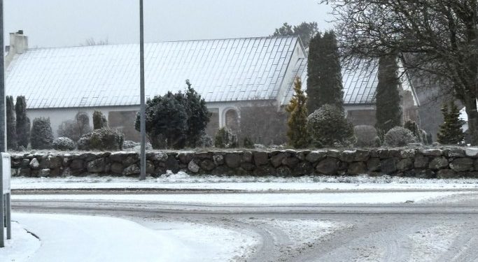 Vinter-lige Tversted Kirke. Foto: Palle W. Nielsen