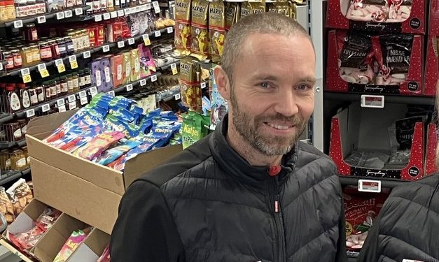 Dennis Bøgedal Bak gør det godt som Min Købmand i Lendum. Arkivfoto: Palle W. Nielsen