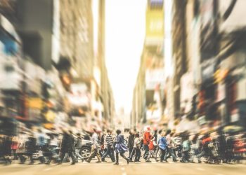Hvordan ser verden ud, når du ser den gennem Megatrends? I et inspirerende og tankevækkende foredrag præsenteres otte globale skift, der former vores fremtid.  Pressefoto-illustration