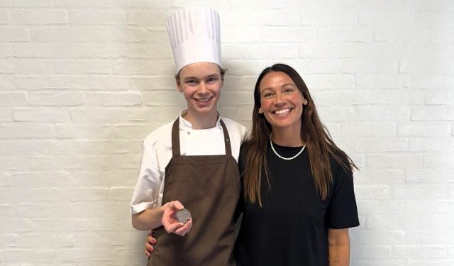 Kokken Anders og indehaver Kamilla Schiøtt Christensen. Foto: Restaurant Abstrakt.