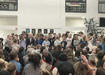 Festlige musikalske indslag var der torsdag aften mange af på Bindslev Skole. Foto: Janni Dalsager Pihl.