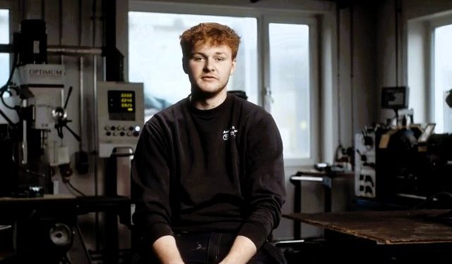 Anders er efter opholdet på fagskolen i lære som køleteknikker. Foto: Nordsøen Fri Fagskole.