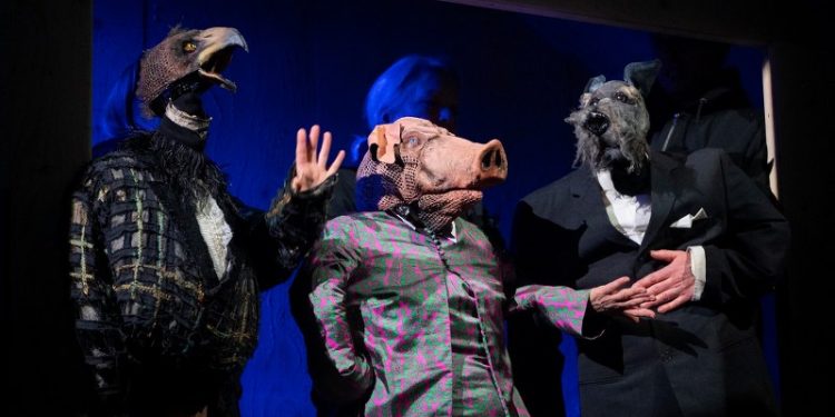 Scene fra Gården på Vendsyssel Teater. Foto (arkiv): Tao Lytzen.