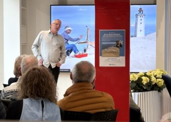 Hans Ravn fortalte levende om de flotte billeder. Foto: Palle W. Nielsen