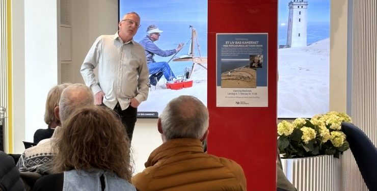 Hans Ravn fortalte levende om de flotte billeder. Foto: Palle W. Nielsen