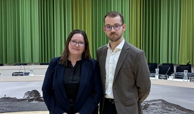 Formand Lone Olsen (V) og næstformand Mathias Holger Nielsen (C) fra Børne-, Fritids- og Undervisningsudvalget. Foto: Arkiv.