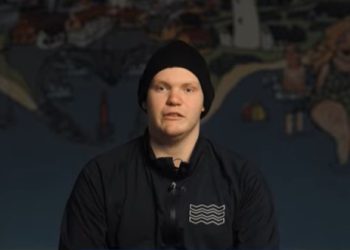 Malthe klar til at fortælle om sin vej til tømrerfaget. Foto: Nordsøen Fri Fagskole.