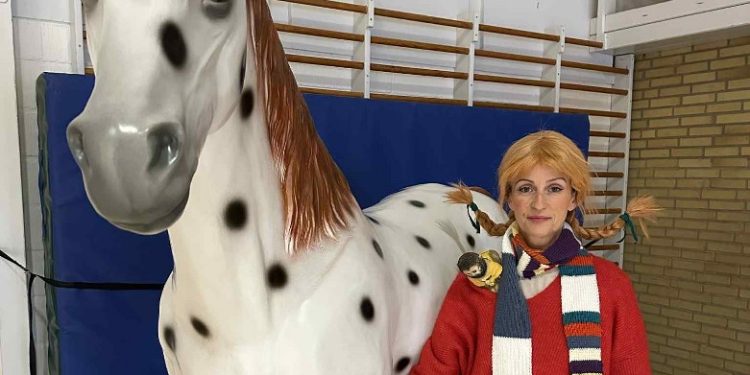 Pippi med hesten Lilla Gubben. Foto: HHE.