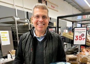 Købmand René Ejstrup Larsen glæder sig til den officielle åbning af de nyrenoverede og udvidede lokaler hos SPAR i Hirtshals. Foto: Privat.