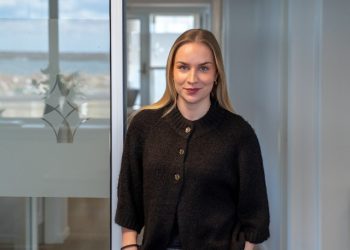 Sille skal som studentermedhjælper bidrage til at styrke kommunikationen. Foto: Hirtshals Havn