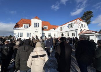 Gæsterne strømmede til åbningen af Tversted Badepension. Foto: Palle W. Nielsen