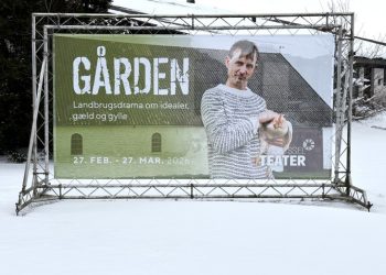 "Gården" er en spændende forestilling på Vendsyssel Teater. Foto: Palle W. Nielsen