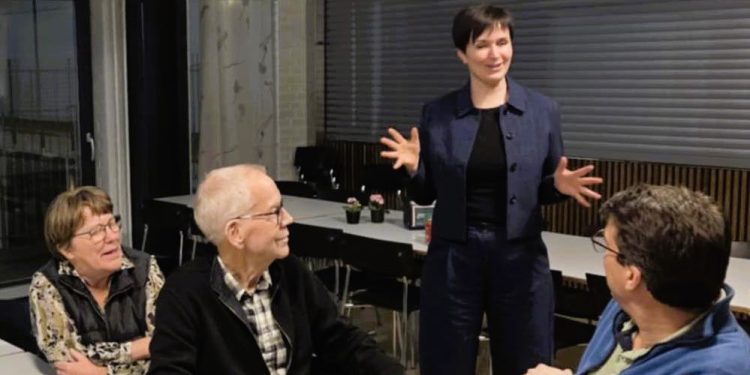 Aftenens gæst i Tårs var Anne Honoré Østergaard, som er folketingskandidat i Hjørringkredsen. Foto: Lone Olsen.