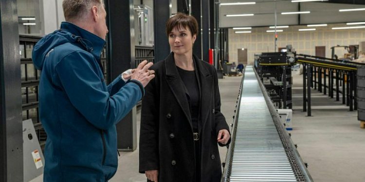 Anne Honoré Østergaard fra Venstre på virksomhedsbesøg hos Med24 i Løkken. Foto: Privat.
