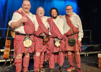 Lokale Kaj Bertelsen ses her længst til højre i Celtic Horizon Band. Foto: Privat.