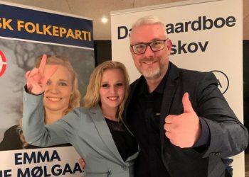 Dan Gaardboe Rueskov ses her under valgkampen til FV26 i selskab med Emma Houe Mølgaard fra DF. Foto (arkiv): Privat.