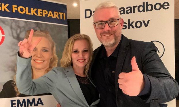 Dan Gaardboe Rueskov ses her under valgkampen til FV26 i selskab med Emma Houe Mølgaard fra DF. Foto (arkiv): Privat.