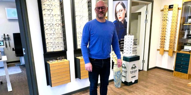 David Jensen hos Kaj Jensen Optik er ny formand i Hirtshals Handel & Erhverv. Foto: Niels Skipper.