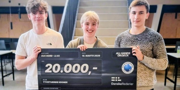 Tre skarpe unge fra HTX. Foto: EUC Nord.