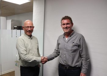 Ove Pedersen og direktør Jan-Iver Christiansen. Foto: Vennelyst.