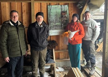 Her ses Ole Fjelking, næstformand og frivilligkoordinator, Ole Bak, gruppeleder for Pedellerne og Snak & Æd, Nikoline Nielsen, gruppeleder for De Grønne Asparges, samt formand og projektudvikler Carsten Hjerresen. Foto: Velliv.