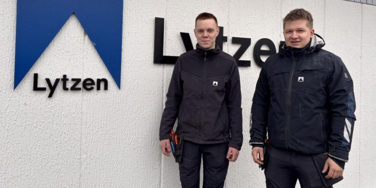 Elektrikerlærlingene Nikolaj og Mathias. Foto: Lytzen.