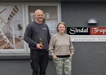 Anita og Brian Jensen, da Sindal Trappen ApS kåret som Succesvirksomhed i 2023. Foto: Arkiv.