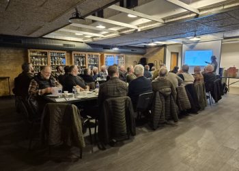De mange repræsentanter for tællelaugene fik et godt overblik over de forskellige måder man kan bidrage til bestandsovervågningen. Foto: Mette Marquardsen.