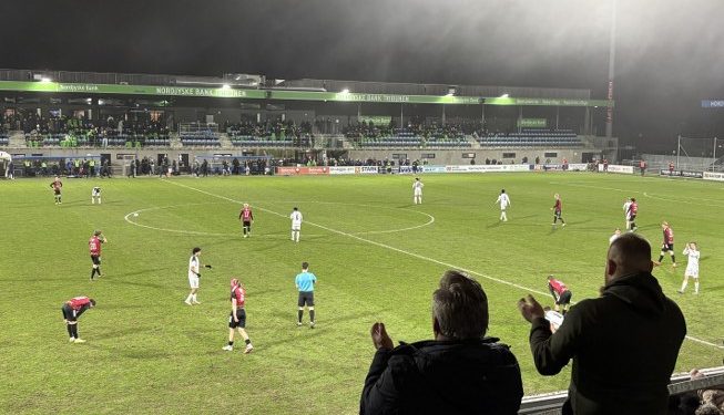 Jublen var stor, da kampen mod Thisted FC blev fløjtet af. Foto: Palle W. Nielsen