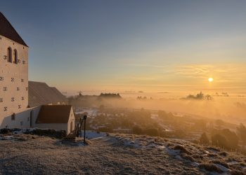 Klangshøj i morgendis. Foto: Ellen Barup.
