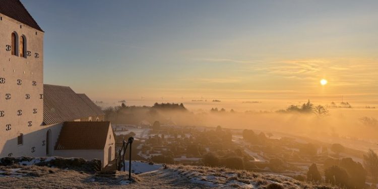 Klangshøj i morgendis. Foto: Ellen Barup.