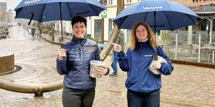 Anne Honoré Østergaard fra Venstre ig selskab med byrådsmedlem Betina D. Jensen. Foto: Privat.