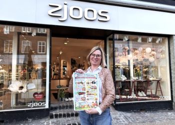 Christina Østergaard Gyldenløve Jensen fra Zjoos i Østergade og bestyrelsen for Hjørring Alliancen er klar til påske. Foto: Palle W. Nielsen