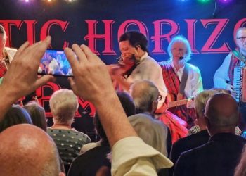 Publikum i Snestrup Have i Odense var begejstret for Celtic Horizon Band. Privatfoto