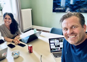 Sissel Juul og René Zeeberg på Hjørring Alliancens kontor. Arkivfoto: Privat