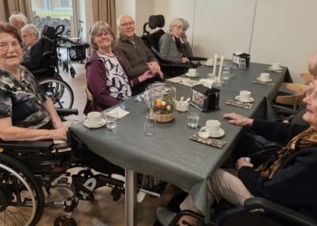 Både beboere og gæster havde en dejlig eftermiddag i selskab med Tårs-Lendum Harmonikaklub.